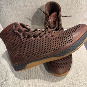 NOBULL Leather hightops - Like new